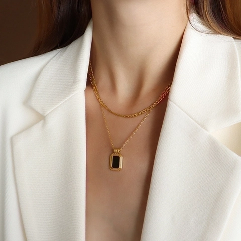 Collana Doppio Strato in Acciaio al Titanio Placcato Oro Stile Ins Francese per Donna Pendente Rettangolare Nero Catena di Gioielli