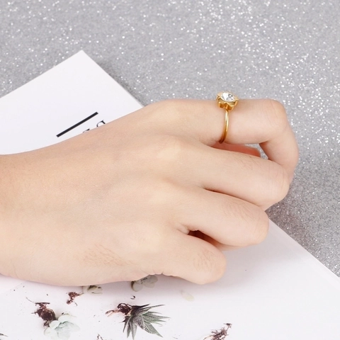 Bague Elegante En Acier Inoxydable Fleur Zircon Anneau Mince Minimaliste Bijoux Mode Femmes Design Floral Simple