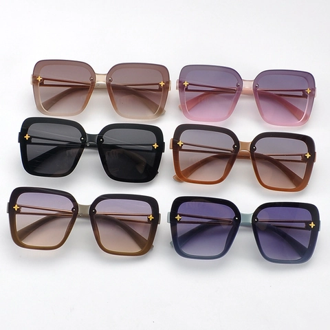 Oversized Square Sunglasses Polycarbonate Frame Gradient Lens UV400 Protection Metal Decoration Fashion Travel For Women