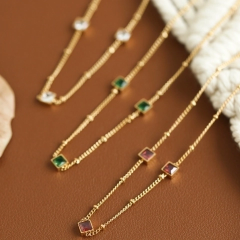 Collana con Ciondolo Quadrato in Strass Francese Elegante Acciaio Inossidabile Oro 18K Placcato Gioielli a Catena Geometrica per Donna