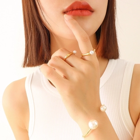 Elegant Imitation Artificial Pearl Open Ring For Women Titanium Steel 18K Gold Plated Adjustable French Vintage Minimalist Jewelry