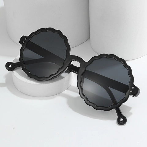 Lunettes de Soleil Rondes à Bord Ondulé Mode Protection UV400 Monture PC Forme de Fleur pour Enfants Accessoires Extérieurs