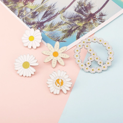 Daisy Cherry Blossom Brooch Enamel Pin Zinc Alloy Floral Peace Sign Yes No Decision Badge Trendy Jewelry Accessories
