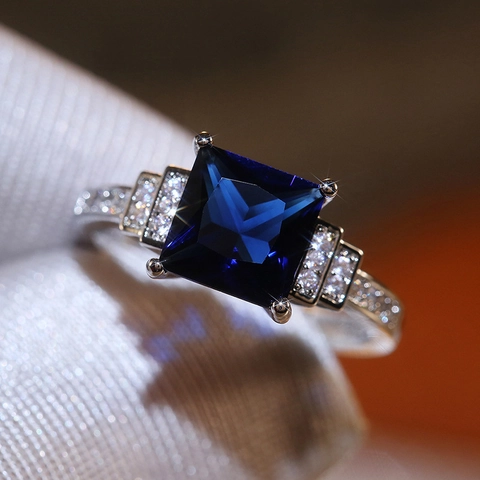 Bague Élégante Pour Femme Laiton Zircone Coupe Princesse Carrée Pierre Bleu Foncé Accents Blancs Bijou Rétro De Luxe Cadeau