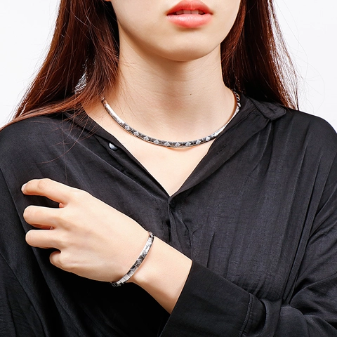 Collana E Bracciale In Acciaio Inossidabile Trama Geometrica Tono Argento Accessori Moda Minimalisti Per Donne