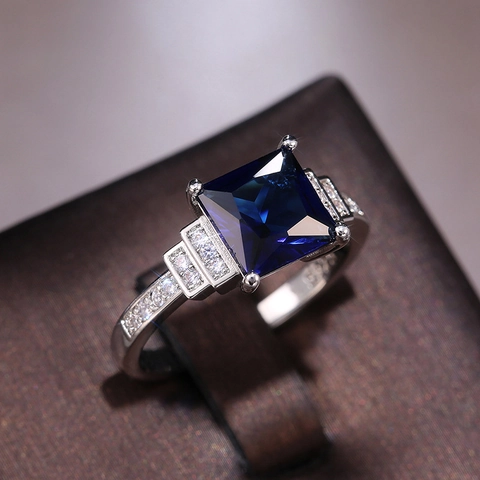 Bague Élégante Pour Femme Laiton Zircone Coupe Princesse Carrée Pierre Bleu Foncé Accents Blancs Bijou Rétro De Luxe Cadeau