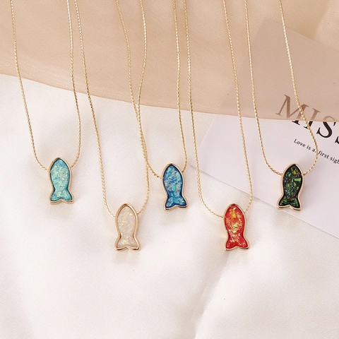 Alloy Fish Pendant Necklace Colorful Shimmering Inlay Fashion Clavicle Chain Jewelry For Women Elegant