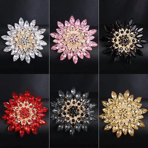 Vintage Zinc Alloy Flower Brooch Pin With Rhinestone Artificial Pearl Elegant Wreath Jewelry Gift For Women Wedding Party