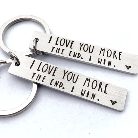 Portachiavi in Acciaio Inossidabile a Barra Inciso I Love You More The End I Win Cuore Minimalista Regalo Per Coppie