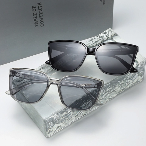 Square Frame Sunglasses Vintage PC Large Frame UV400 Protection Retro Fashion Eyewear For Men Women
