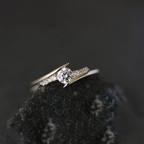 Anillo De Cobre Elegante Para Mujer Con Circonita Cúbica Redonda Diseño Cruzado Retorcido Joyería De Moda Minimalista Boda Fiesta