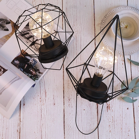 Lampe De Table Décorative En Fer Géométrique Veilleuse LED Blanc Chaud Décor De Bureau De Chambre Moderne Style Nordique