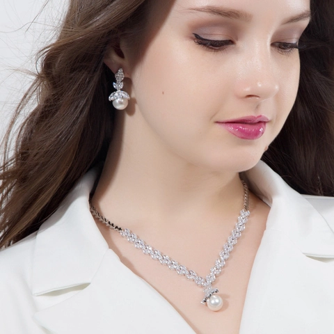 Luxus Kupfer Zirkonia Künstliche Perle Brautschmuck Set Elegant Galvanisierte Halskette Ohrringe Set Für Hochzeit Damen