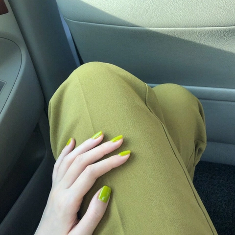 Press On Nails Short Square Round Solid Avocado Green Glossy Fake Nail Patches Waterproof Full Cover Detachable For Women