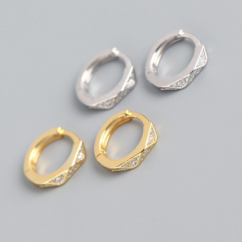 Orecchini A Cerchio Huggie Con Sfaccettature Geometriche In Argento 925 Con Pavé Di Zirconi Gioielli Da Donna