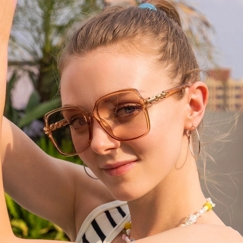 Fashion Oversized Square Sunglasses PC Frame Gradient Lens UV400 Protection Metal Hollow Chain Link Temples Retro
