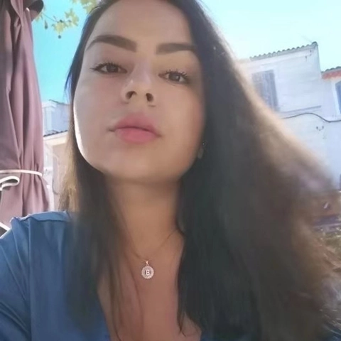 Μενταγιόν Με Στρογγυλό Μενταγιόν Με Αρχικό Γράμμα Ορείχαλκο Μπαγκέτα Κυβική Ζιρκονία Αλυσίδα Από Ανοξείδωτο Χάλυβα Για Γυναίκες