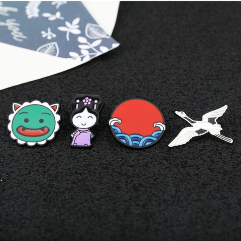 Vintage Chinese Style Enamel Pin Brooch Cartoon Character Crane Sun Wave Lion Head Alloy Badge For Backpack Clothes Decoration