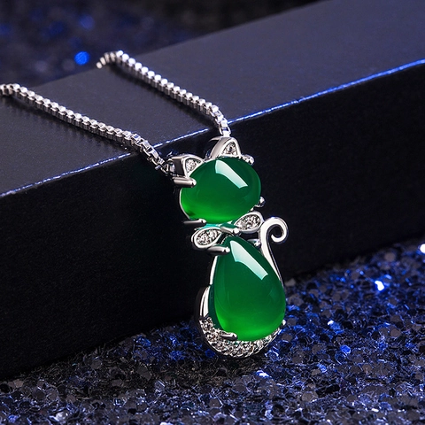 Vintage Cat Pendant Necklace For Women Literary Copper Silver Plated Artificial Green Agate Rhinestone Animal Clavicle Chain Jewelry Gift