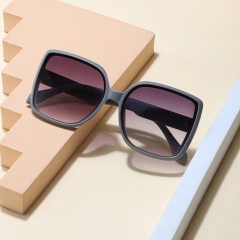 Square Sunglasses For Women Fashion Retro Oversized Large Frame Star Decor UV400 Protection Gradient Lens Outdoor