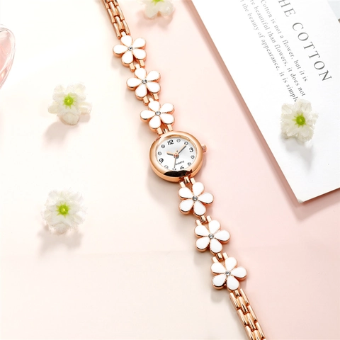 Damen Quarzuhr Elegant Gänseblümchen Blume Armband Strass Roségold Legierung Mode Lässig Schmuck Uhr Für Mädchen