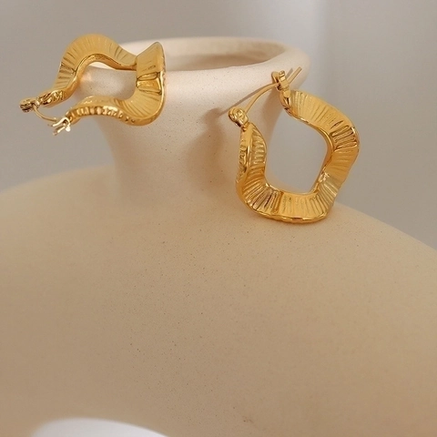 Pendientes De Aro Ondas Irregulares Acero De Titanio Chapado Oro 18K Textura Arrugada Joyería Geométrica Orgánica Para Mujeres