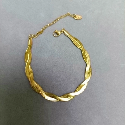 Dubbellaagse Gedraaide Slangenketting Armband Titaniumstaal 18K Verguld Minimalistisch Nicheontwerp Voor Dames