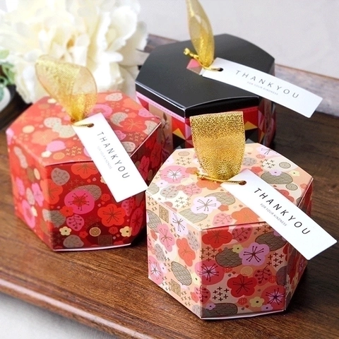 Hexagonal Paper Candy Gift Boxes With Ribbon Handle Floral Pattern Oriental Style For Wedding Party Packaging Elegant