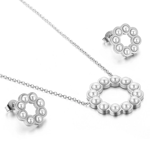Collar Con Colgante Circular Hueco De Acero Inoxidable Con Perlas Artificiales De Concha Y Pendientes De Botón Joyería Elegante
