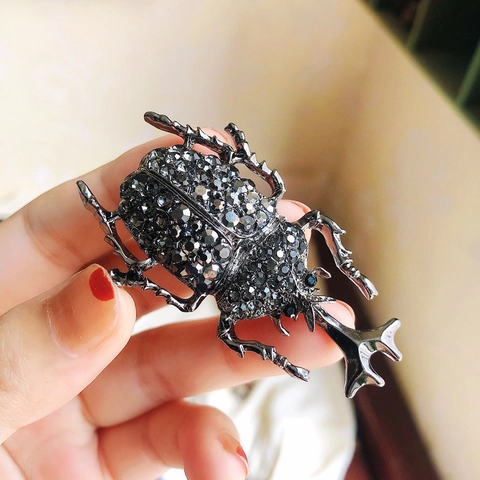 Vintage Beetle Brooch Rhinestone Insect Pin Alloy Realistic Stag Beetle Accessory For Women Men Retro Style Jewelry