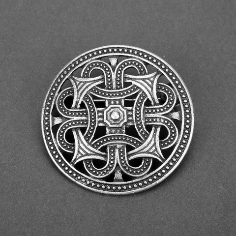 Vintage Viking Brooch Alloy Celtic Knot Amulet Shield Pin Nordic Mythological Jewelry For Cloak Scarf Coat Accessory