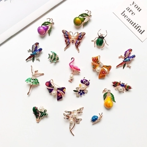 Spilla Vintage in Lega e Smalto a Forma di Animale e Frutta con Strass e Perla Artificiale Distintivo per Donna Accessori Moda