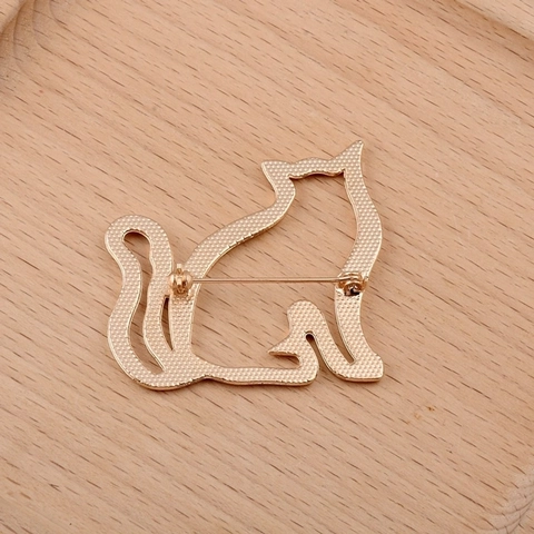Simpatica Spilla a Forma di Gatto Traforato Giapponese Spilla Silhouette Animale in Metallo Oro per Decorazione Abbigliamento