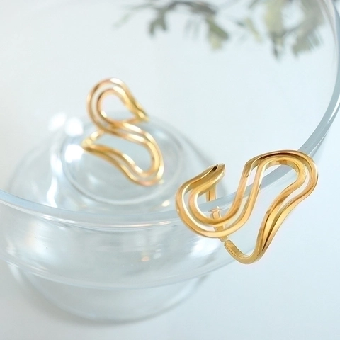 Anello Aperto A Forma Di S Ondulato Acciaio Al Titanio Placcato Oro 18K Gioielli Geometrici Minimalisti Da Donna