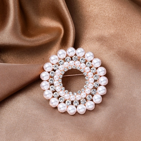 Elegant Alloy Brooch Pin With Faux Artificial Pearl And Rhinestone Flower Heart Animal Shapes For Women Coat Decoration