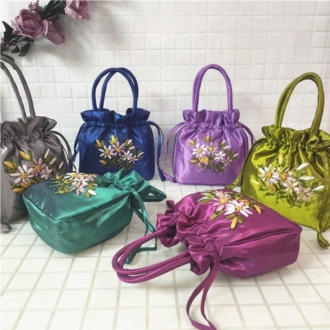 Traditionele Chinese Handtas Satijn Bloemenborduurwerk Trekkoord Emmer Tas Dames Retro Floraal Elegant