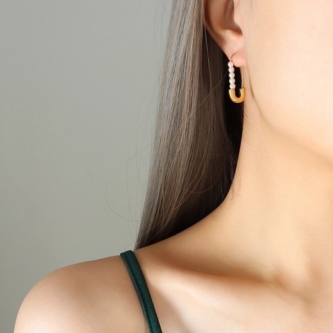 Retro Paperclip Artificial Pearl Earrings Titanium Steel 18K Gold Plated Safety Pin Minimalist Ins Style Women Accessory