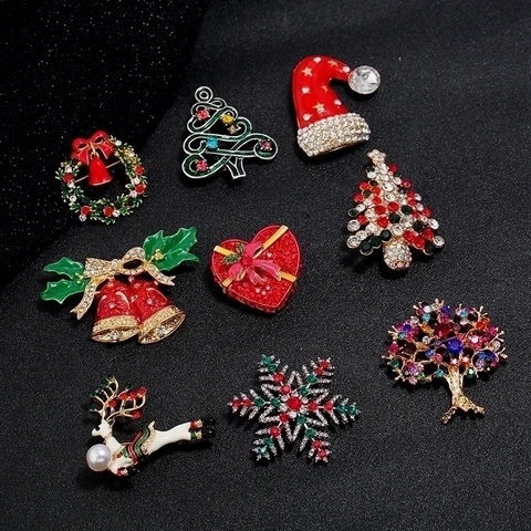 Spille Di Natale In Lega Strass Smalto Pin Decorazione Festiva Albero Di Natale Cervo Cappello Accessorio Per Abbigliamento