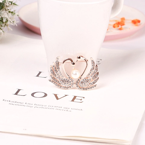 Elegante Spilla In Lega Con Strass Zirconi E Künstliche Perle Sintetiche Forma Floreale Animale Per Gioielli Donna