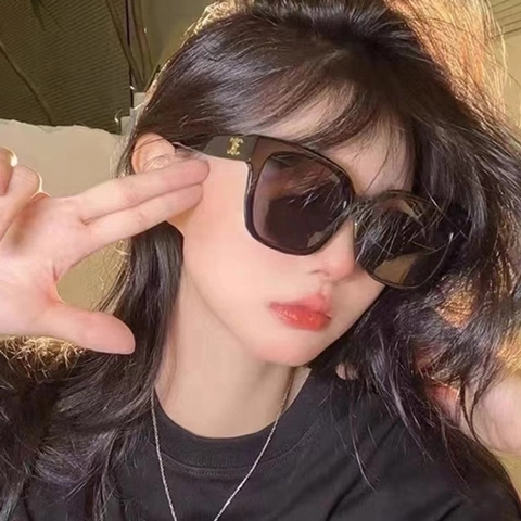 Retro Square Sunglasses For Women Large Frame UV400 Protection Gold Metal Decor PC Frame AC Lens Fashion Outdoor Driving