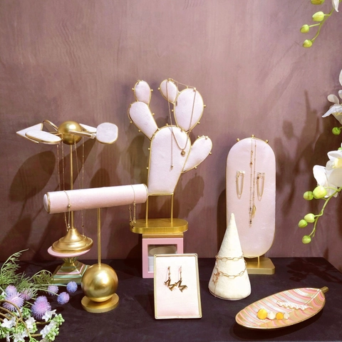 Jewelry Display Rack Gold Metal Pink Velvet Necklace Earring Bracelet Organizer Cactus Leaf Shape Creative Storage