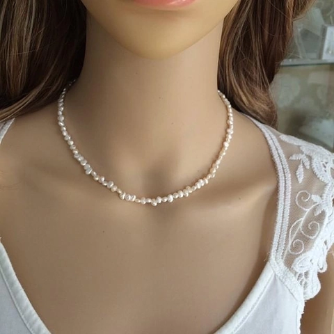 Collana Choker con Perle d'Acqua Dolce Naturali per Donna Acciaio al Titanio Placcato Oro Catena Regolabile Gioielli
