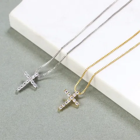 Collana con Pendente a Croce in Rame Zirconia per Donna Raffinati Gioielli Galvanici in Oro Argento con Catena Veneziana Regalo