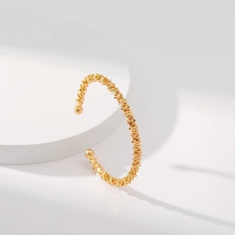 Brazalete Abierto de Cobre Minimalista para Mujer Chapado en Oro 18K Textura Irregular Pulsera Con Cuentas Joyería