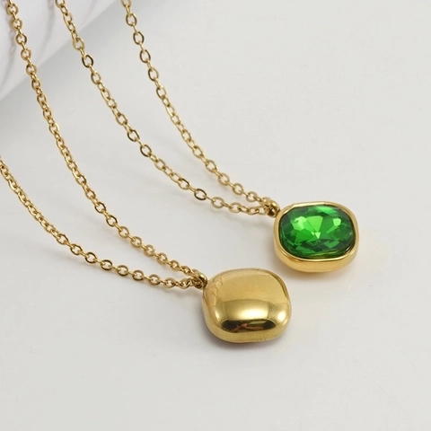 Collier Pendentif Géométrique En Zircon Carré Acier Inoxydable Plaqué Or 18K Bijoux Minimalistes Pour Femmes