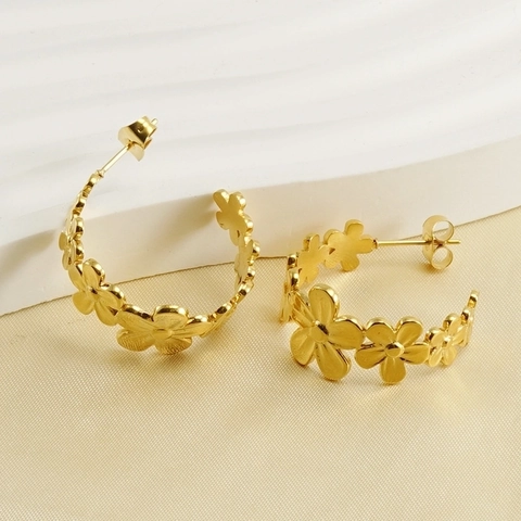 Daisy Flower Hoop Earrings Stainless Steel 18K Gold Plated Fashion Geometric Jewelry For Women European American Style