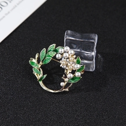 Elegante Spilla A Ghirlanda Di Fiori Per Donna Gardenia Smalto Foglia Lega Perla Artificial Sintetica Gioielli Da Sposa Vintage