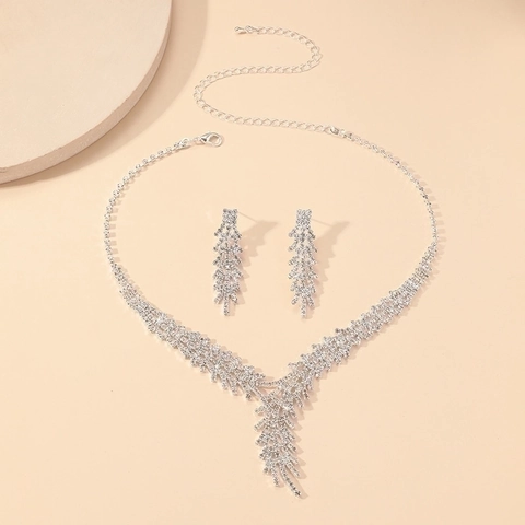 Elegante Strass Halskette Und Ohrringe Mit Silbernen Ohrsteckern Für Damen Bankett Hochzeit Abendkleid