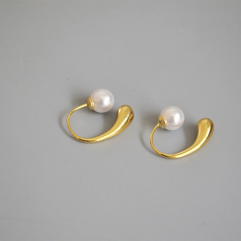 Franse Elegante Messing Vergulde Traanvormige Kunstparel Oorbellen Voor Dames Minimalistische Afneembare Ring Sieraden