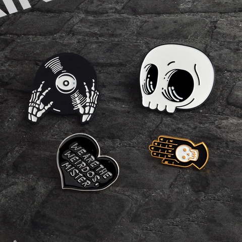 Gotische Emaille Broschen Pins Skelett Totenkopf Schallplatte Herz Zitat Legierung Schmuck Halloween Zubehör